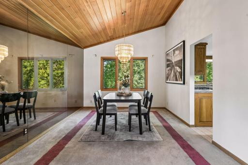 20 Deer Hills Drive, North Oaks, MN 55127
