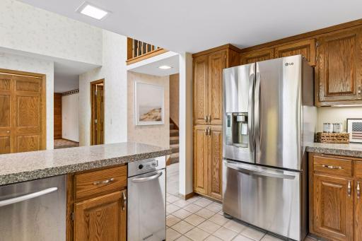 20 Deer Hills Drive, North Oaks, MN 55127