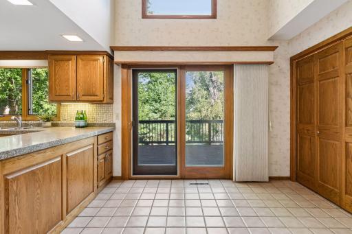20 Deer Hills Drive, North Oaks, MN 55127