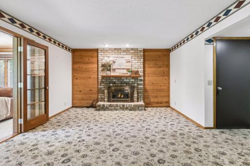 20 Deer Hills Drive, North Oaks, MN 55127