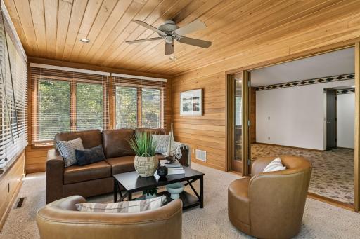 20 Deer Hills Drive, North Oaks, MN 55127