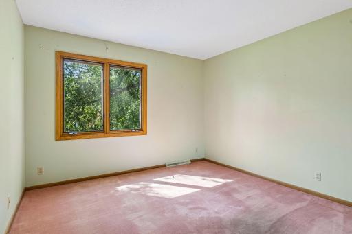 20 Deer Hills Drive, North Oaks, MN 55127