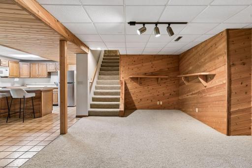 20 Deer Hills Drive, North Oaks, MN 55127