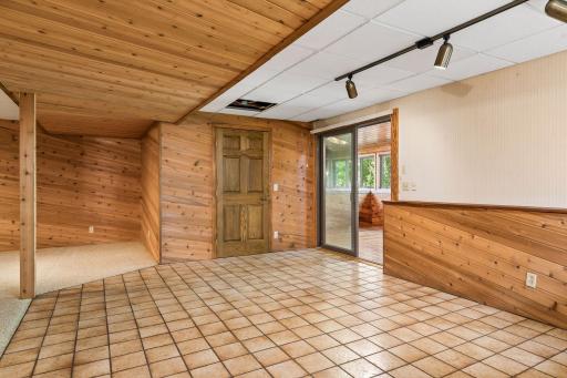 20 Deer Hills Drive, North Oaks, MN 55127