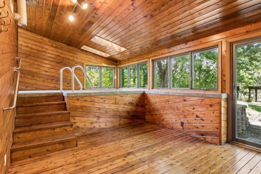 20 Deer Hills Drive, North Oaks, MN 55127