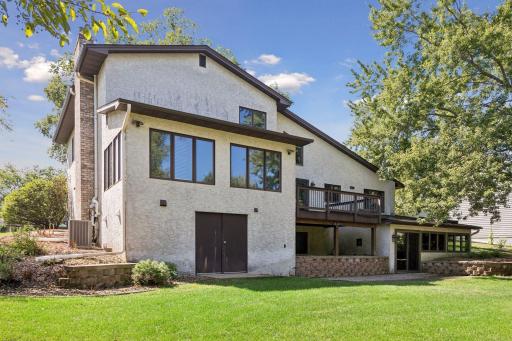 20 Deer Hills Drive, North Oaks, MN 55127