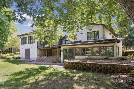 20 Deer Hills Drive, North Oaks, MN 55127