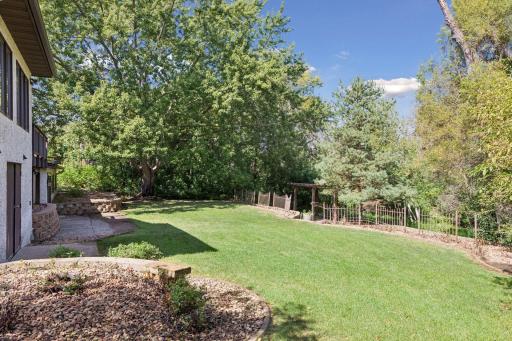 20 Deer Hills Drive, North Oaks, MN 55127