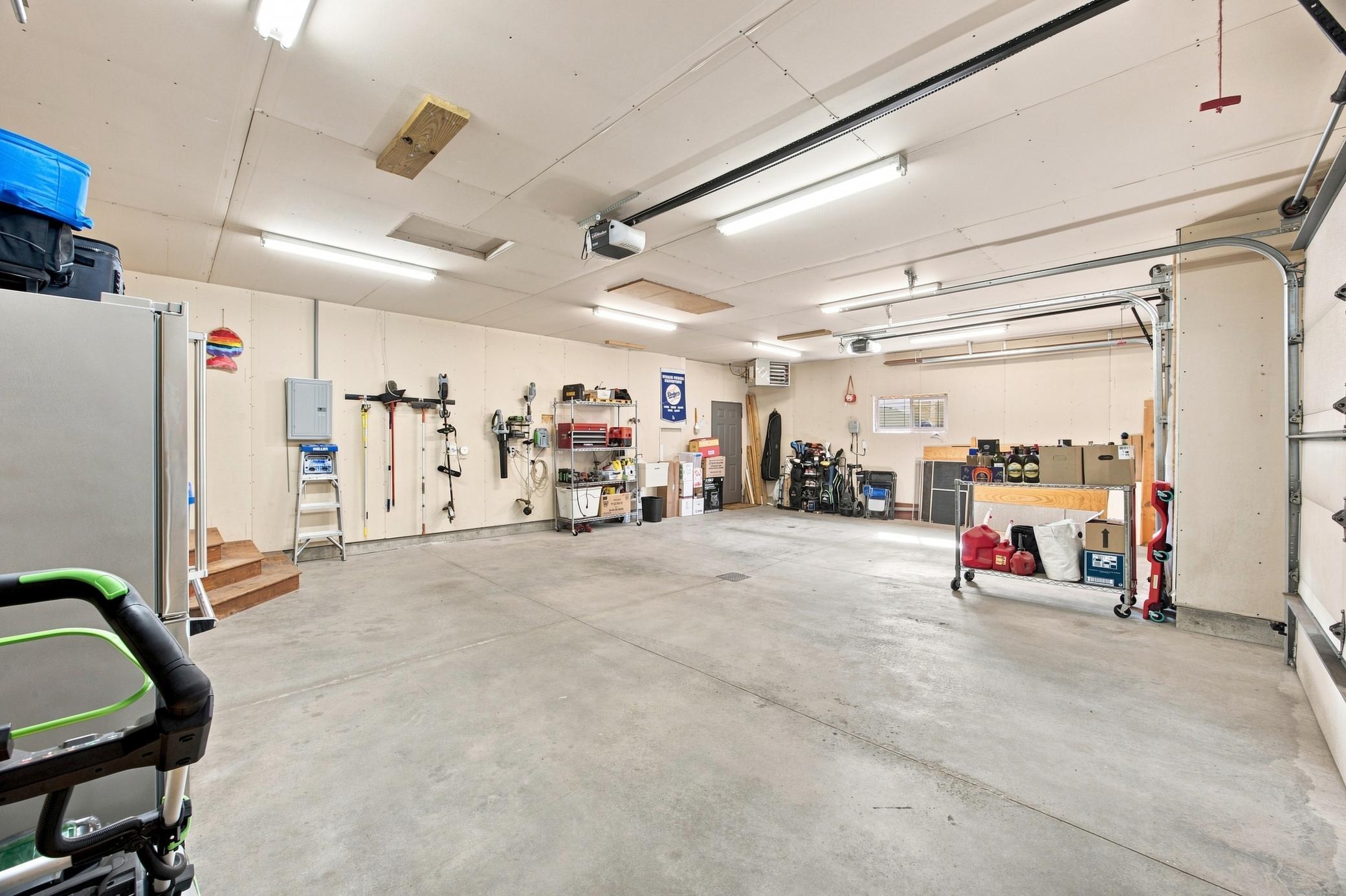 3-Stall Garage