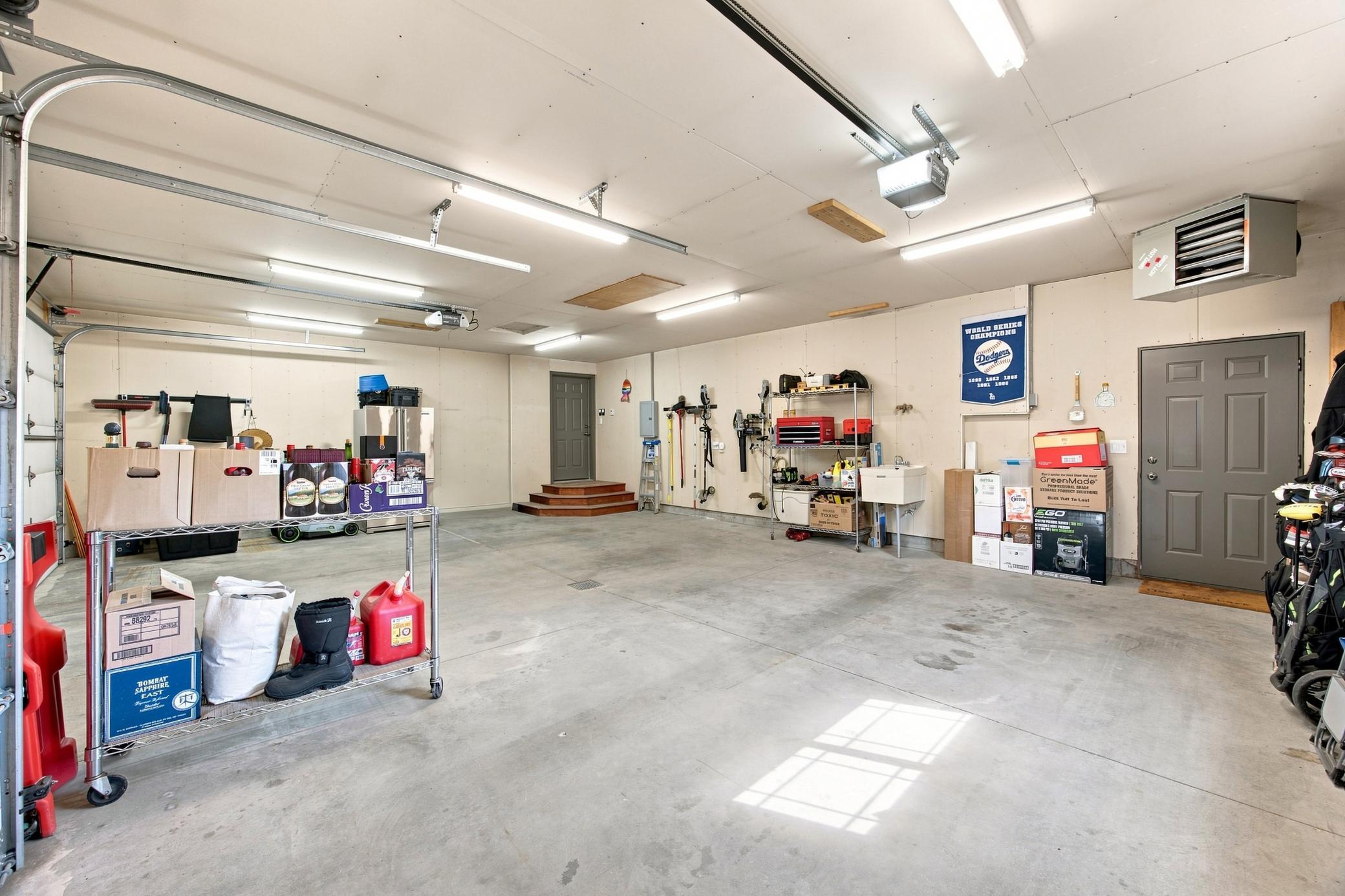 3-Stall Garage