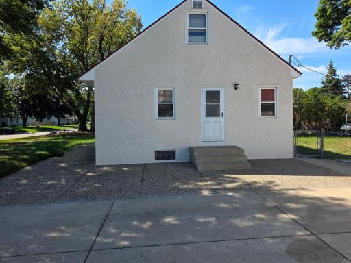 1747 Pinewood Drive, Shoreview, MN 55126