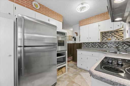 1747 Pinewood Drive, Shoreview, MN 55126