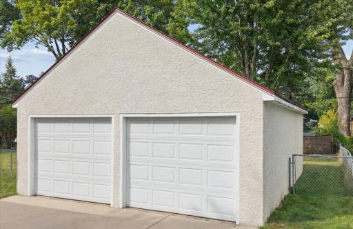 1747 Pinewood Drive, Shoreview, MN 55126