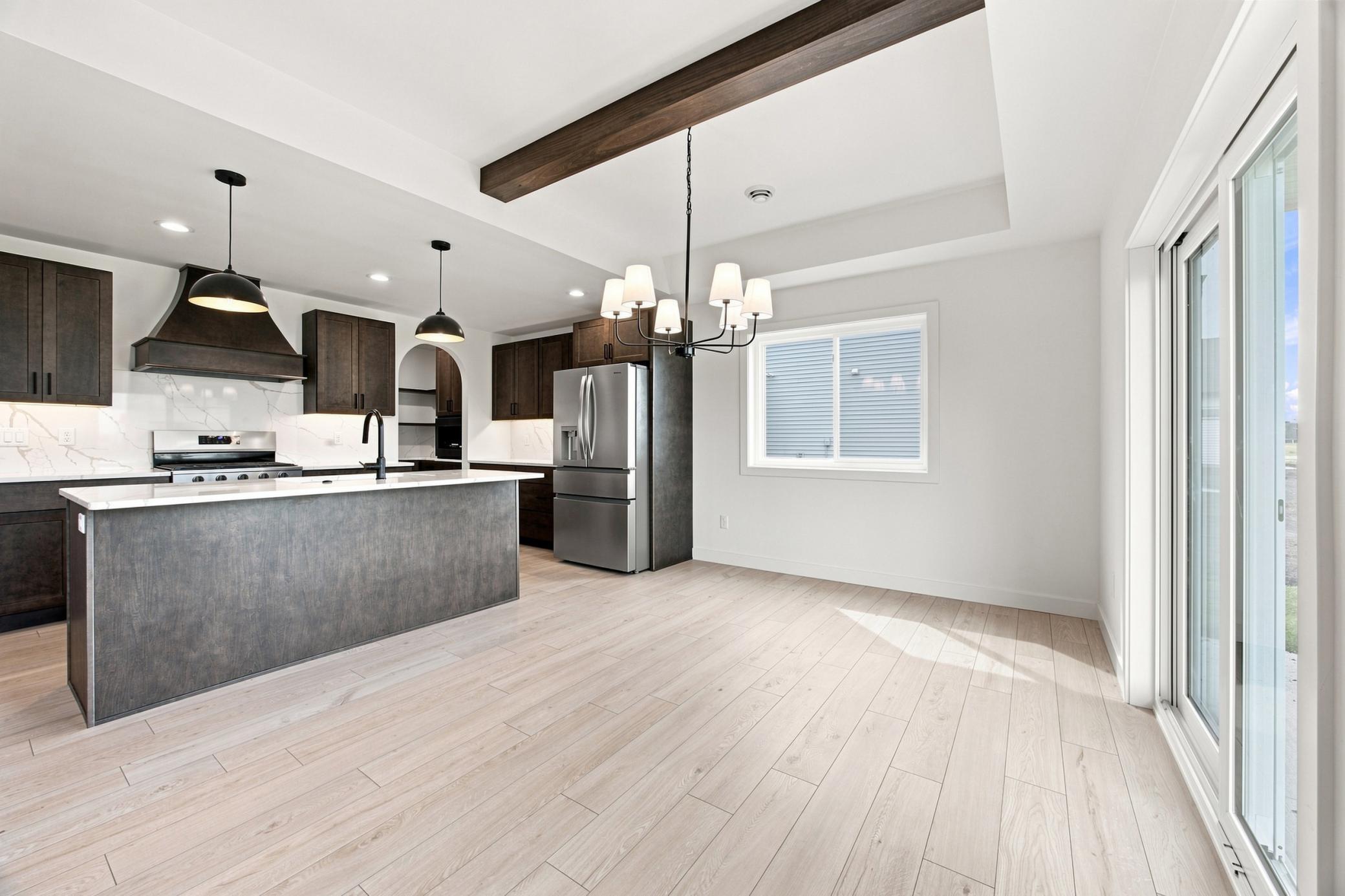 Dining to Kitchen