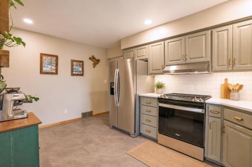 22_kitchen.jpg