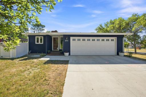 Photo for 201 11th Avenue E, West Fargo, ND 58078 - listing #7137159 201 11th Avenue E, West Fargo, ND 58078