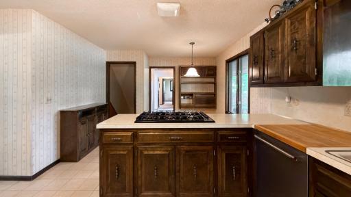 49 Nord Circle Road, North Oaks, MN 55127