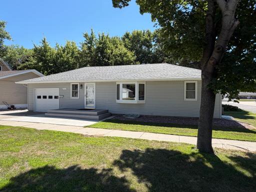 231 Elizabeth Street E, Edgerton, MN 56128
