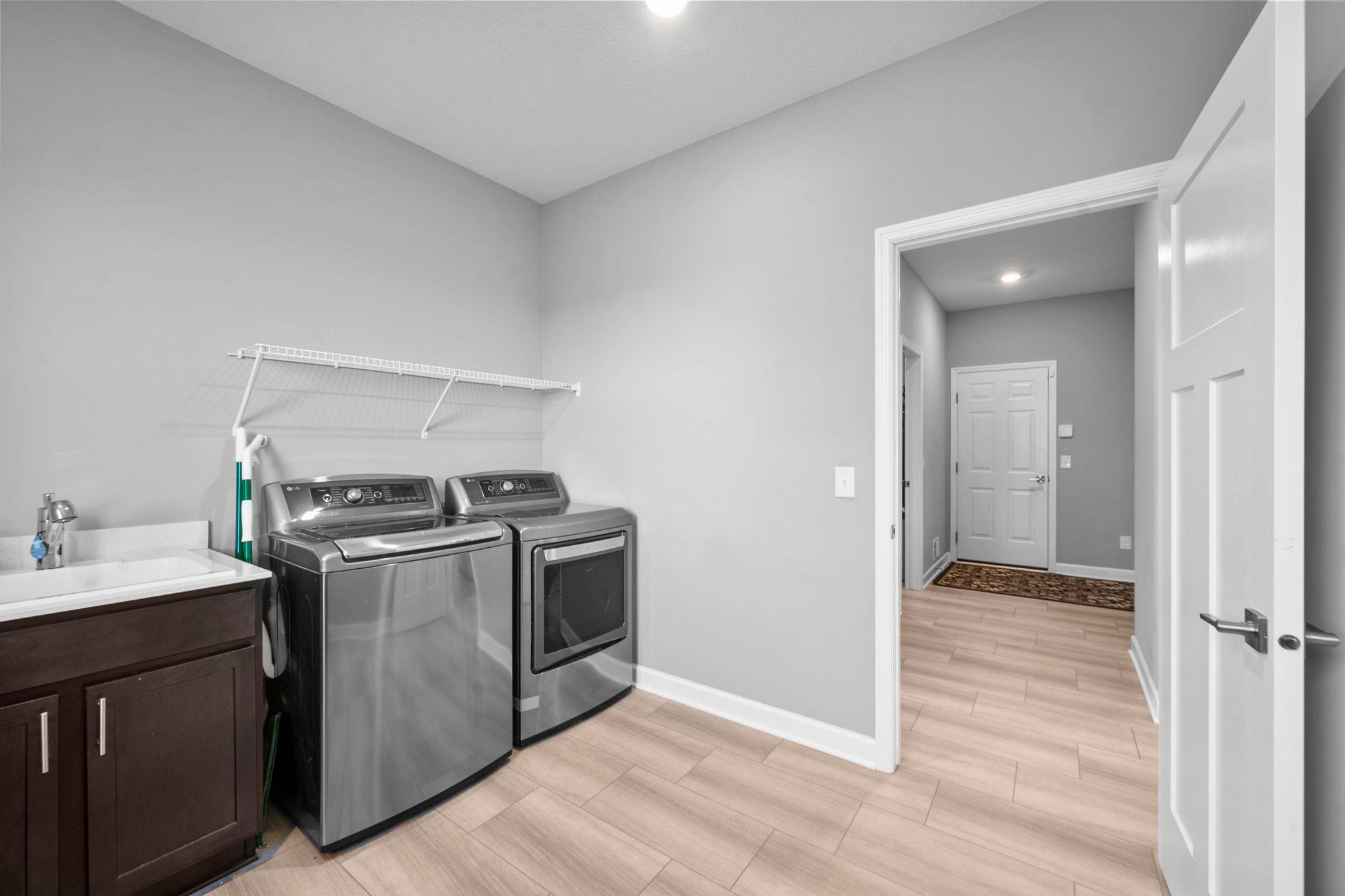 36-web-or-mls-6797 Coach House Ln-175.jpg