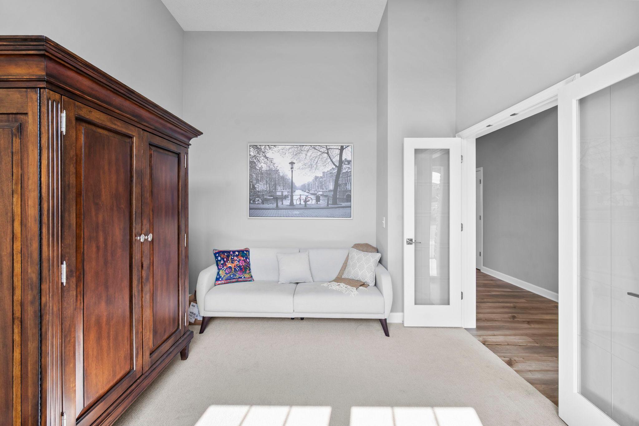 17-web-or-mls-6797 Coach House Ln-85.jpg