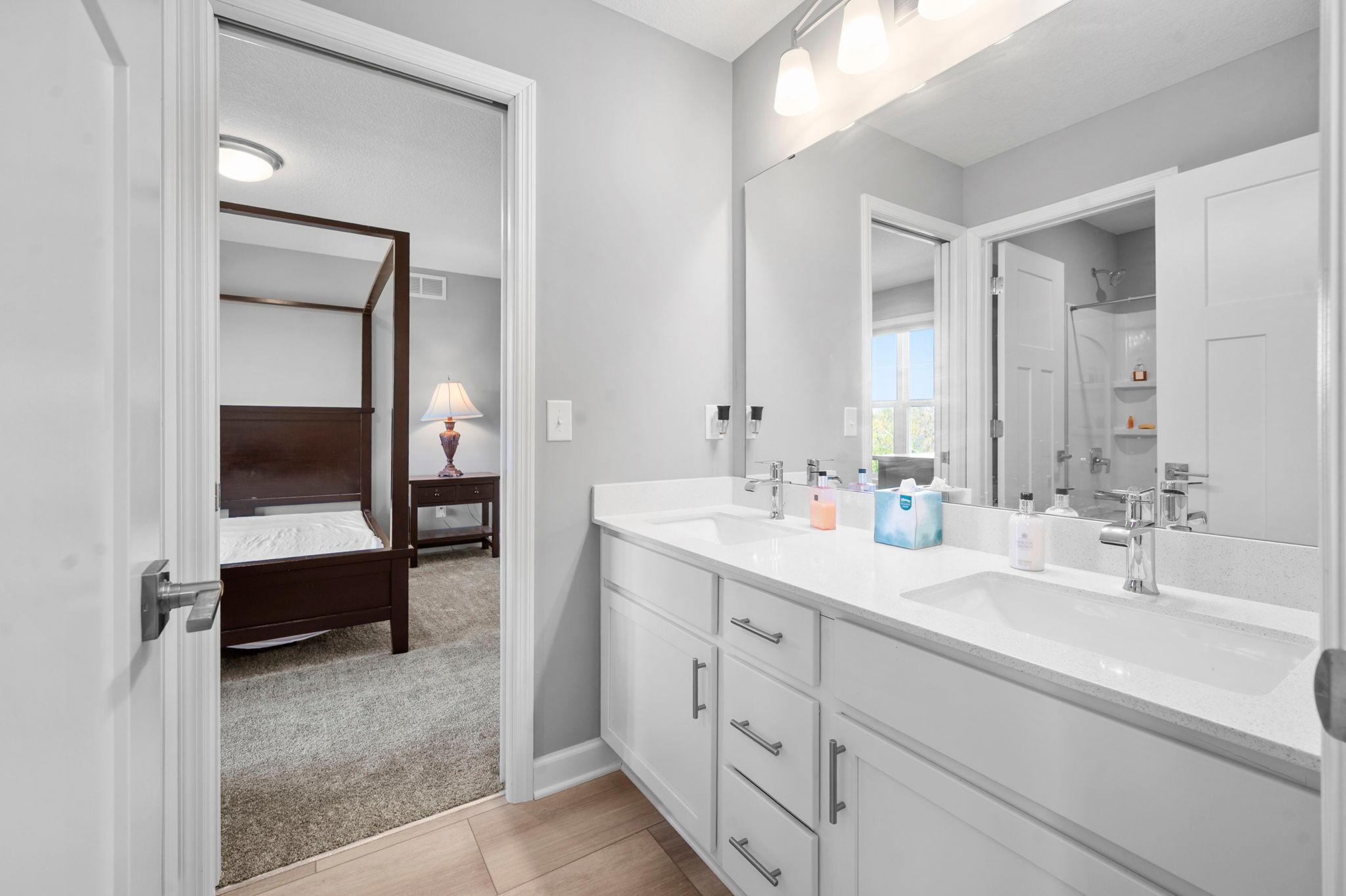 55-web-or-mls-6797 Coach House Ln-270.jpg