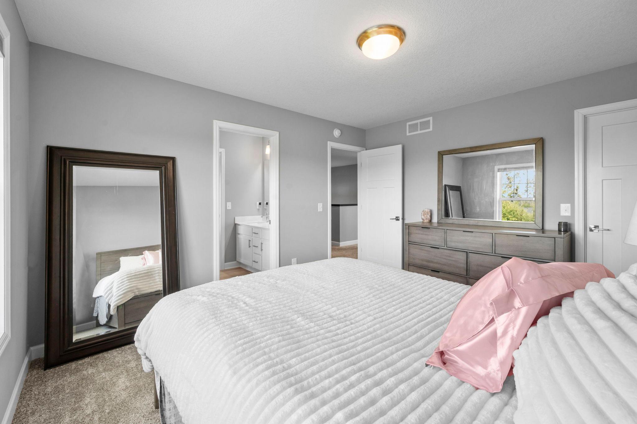 53-web-or-mls-6797 Coach House Ln-260.jpg
