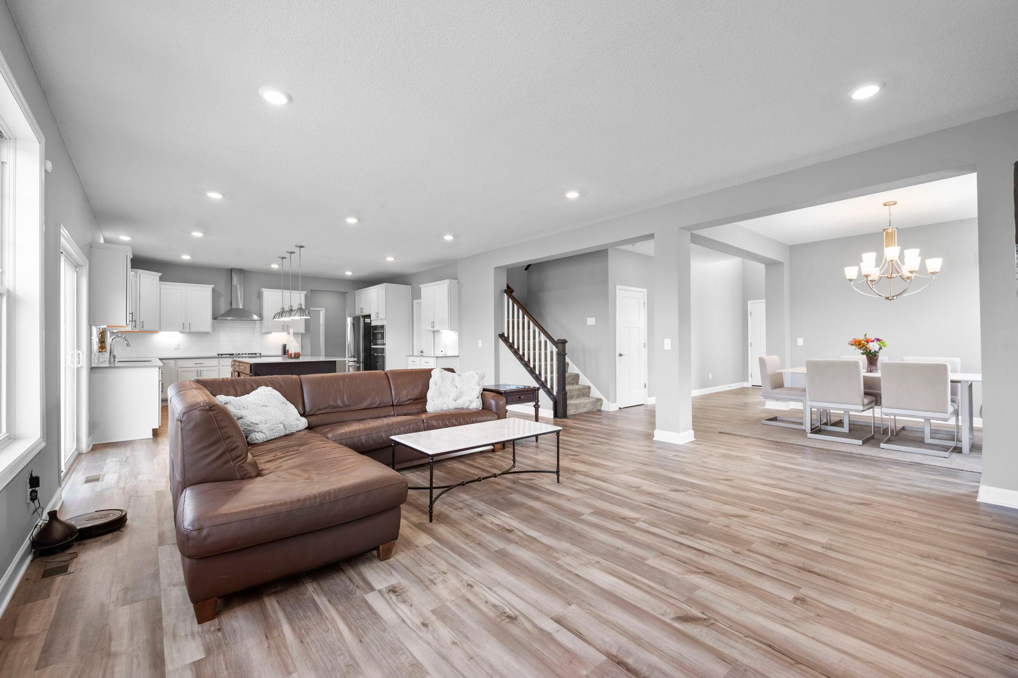 24-web-or-mls-6797 Coach House Ln-115.jpg