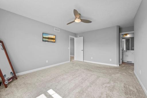 47-web-or-mls-6797 Coach House Ln-230.jpg