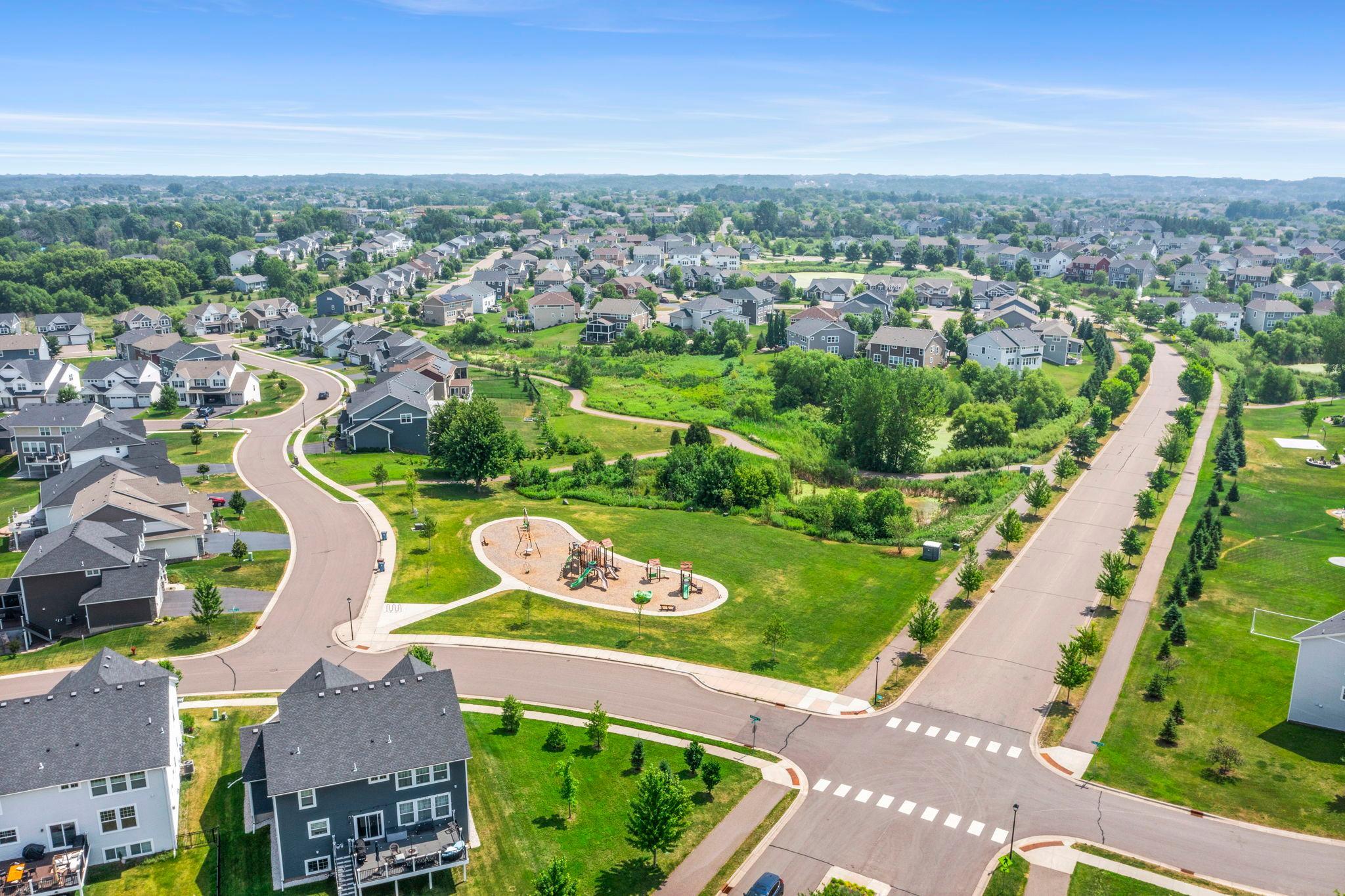 115-web-or-mls-Corcoran_Ravinia-19.jpg