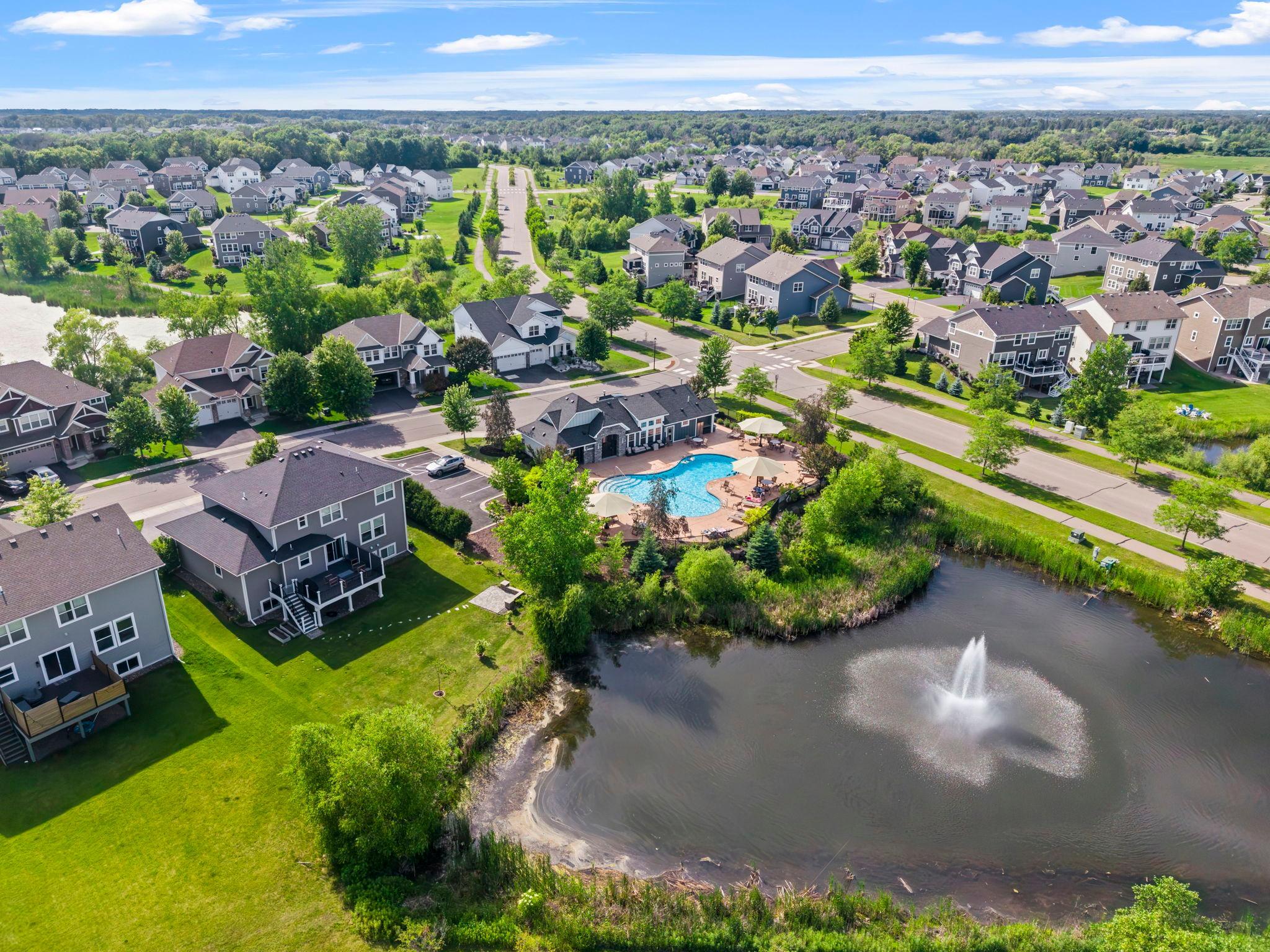 103-web-or-mls-Corcoran_Ravinia-7.jpg