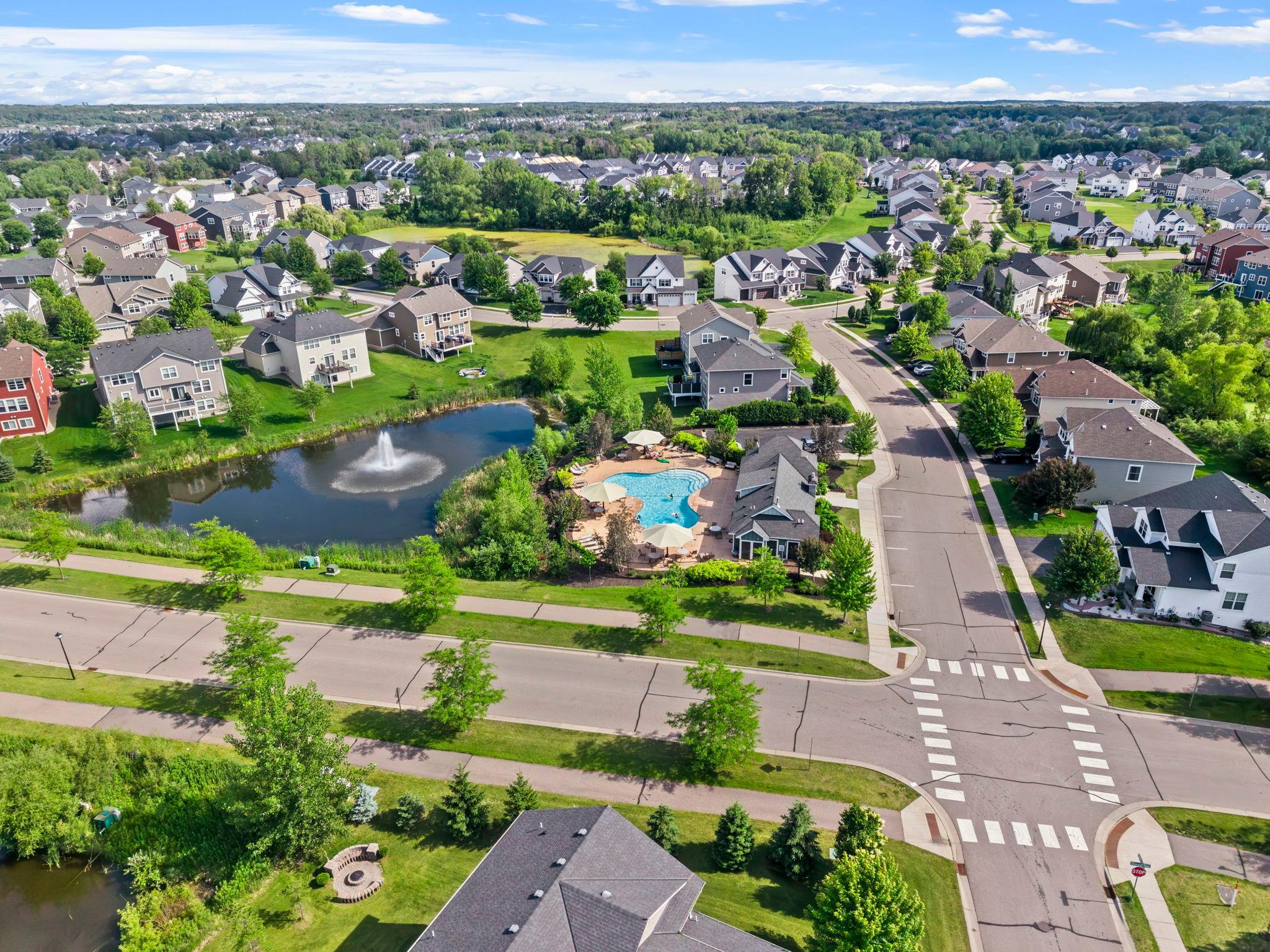 104-web-or-mls-Corcoran_Ravinia-8.jpg