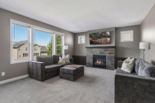 19495 Hilldale Avenue, Lakeville, MN 55044