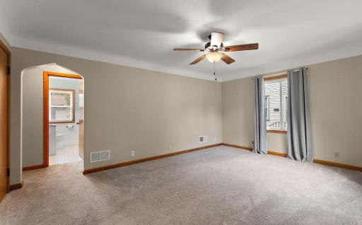 828 3rd Avenue S, South Saint Paul, MN 55075