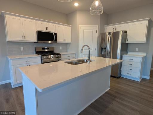 10593 Goodview Avenue S, Cottage Grove, MN 55016