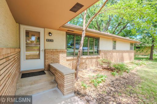 8324 62nd Avenue N, Brooklyn Park, MN 55428