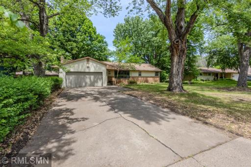 8324 62nd Avenue N, Brooklyn Park, MN 55428