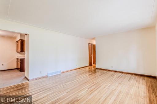 8324 62nd Avenue N, Brooklyn Park, MN 55428