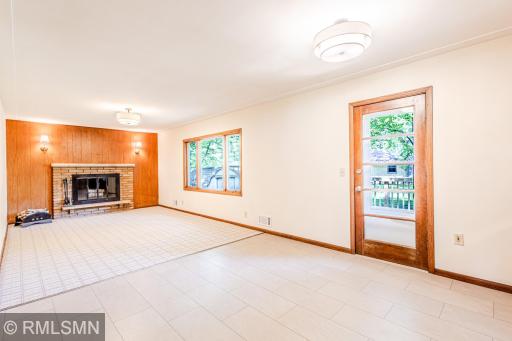 8324 62nd Avenue N, Brooklyn Park, MN 55428