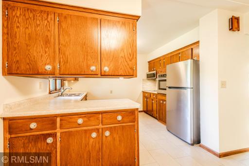 8324 62nd Avenue N, Brooklyn Park, MN 55428