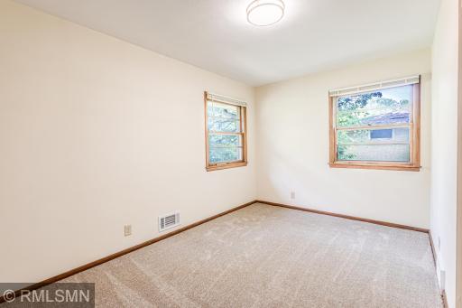 8324 62nd Avenue N, Brooklyn Park, MN 55428