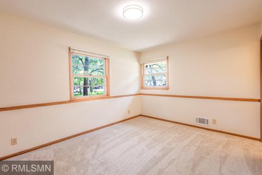 8324 62nd Avenue N, Brooklyn Park, MN 55428