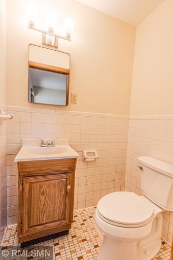 8324 62nd Avenue N, Brooklyn Park, MN 55428