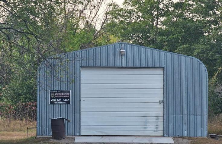 Quonset Hut 81' X 24' 1800 sqft with 9000lb 2 Post Car Lift and wired for 220 Amp