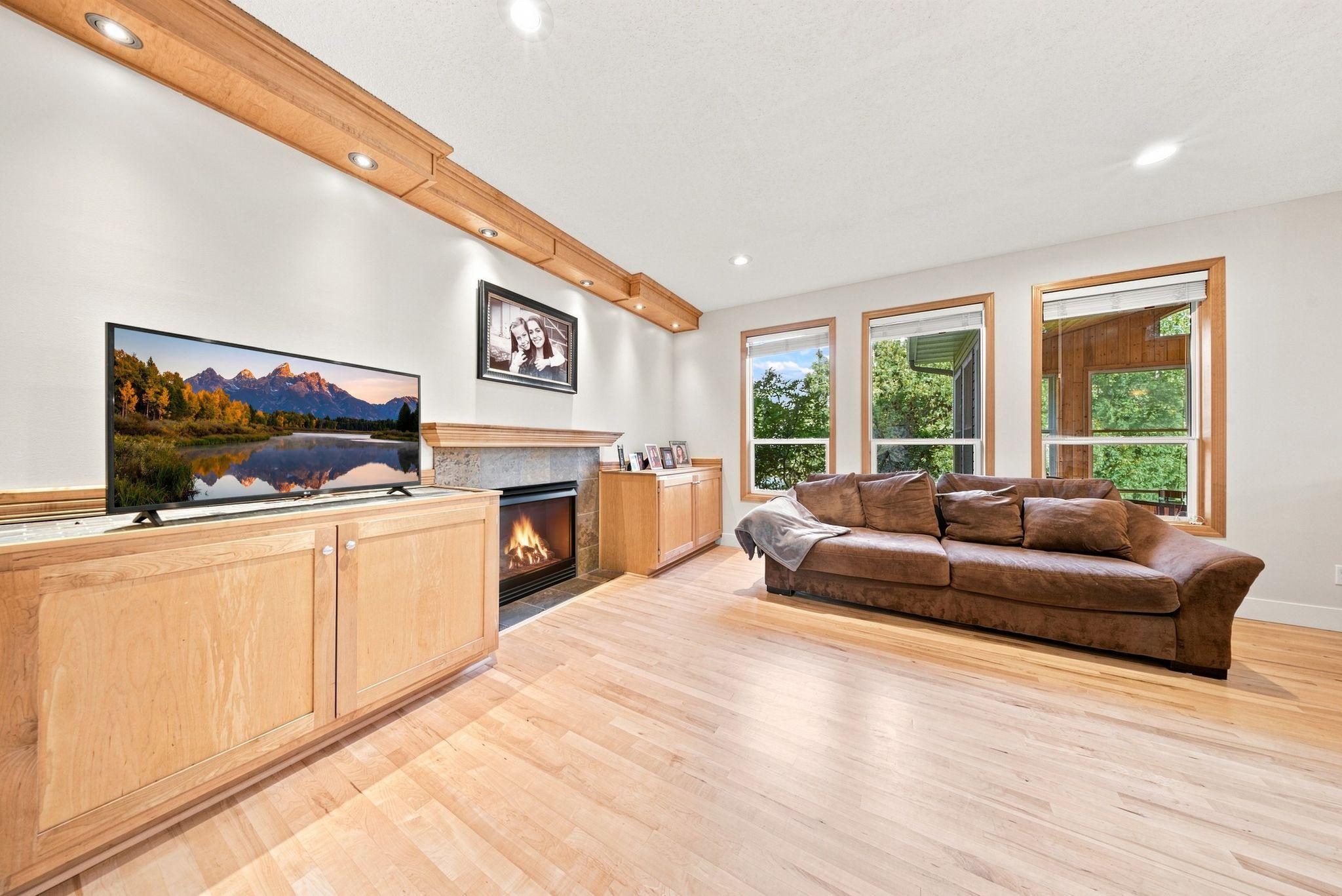 Living Room - Fireplace & Built-In Cabinetry