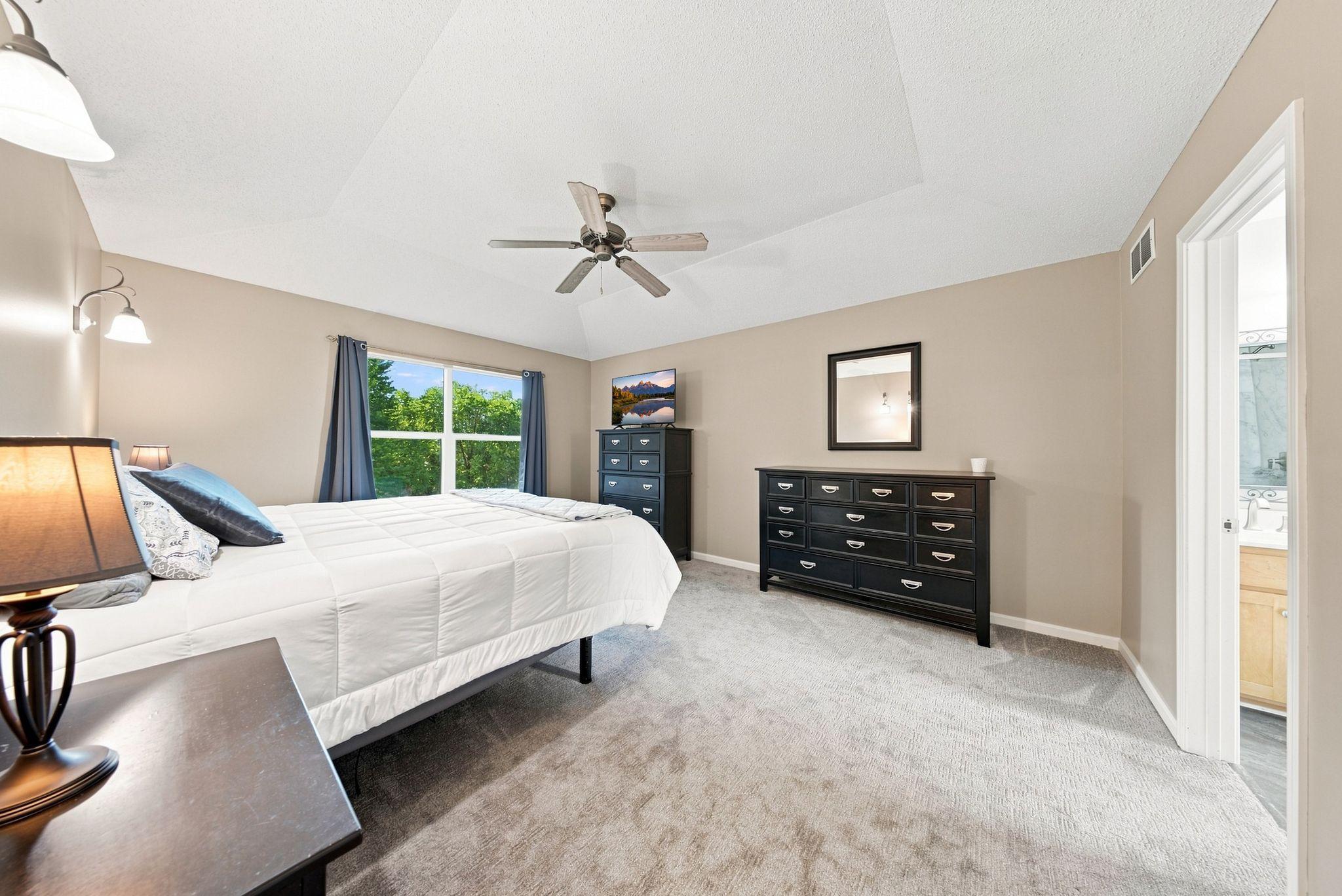 Primary Bedroom - Upper Level