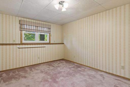 1755 Ithaca Lane North - Spacecrafting - 0028.jpg