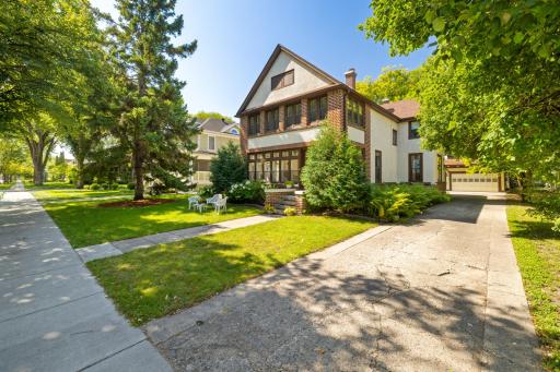 911 8th Street S, Fargo, ND 58103