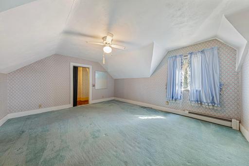 932 3rd Avenue NW, Faribault, MN 55021