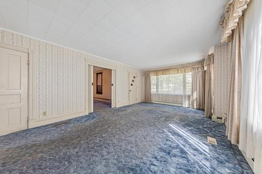 932 3rd Avenue NW, Faribault, MN 55021
