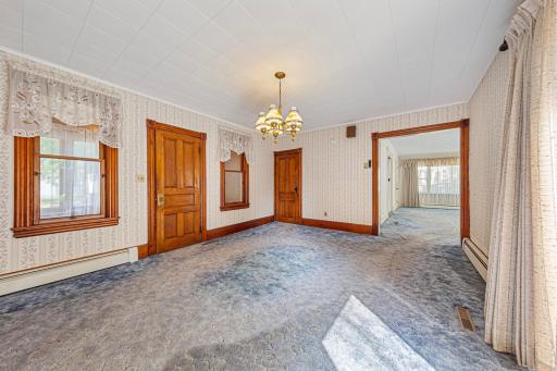932 3rd Avenue NW, Faribault, MN 55021